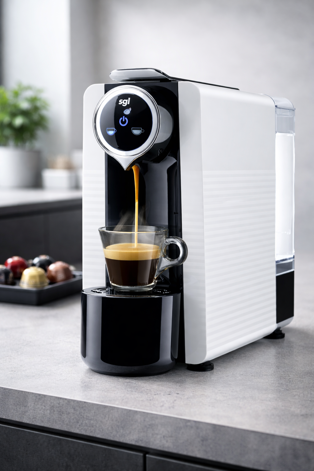 Machine à café à capsules Lavazza SGL Smarty avec extraction espresso en environnement moderne